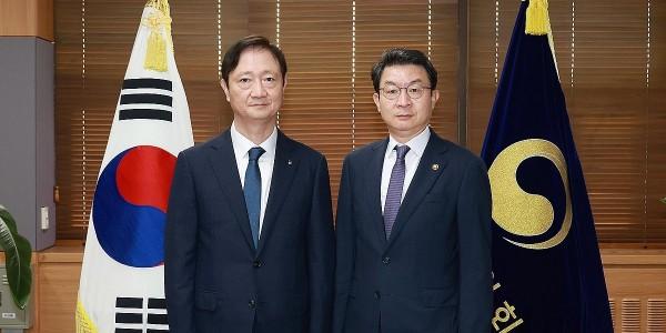 금융 고위공직자 재산공개, 금감원장 이찬진 385억 금융위원장 이억원 20억