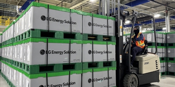 LG엔솔 '캐나다 스텔란티스와 합작법인' 완전자회사로 전환, 