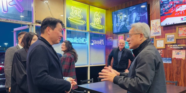 SK 회장 최태원 미국서 젠슨황 또 만난다, 엔비디아 GTC 참석 조율