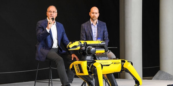 현대차 보스턴다이나믹스 CEO 로버트 플레이터 사임, CFO 직무대행 체제로 