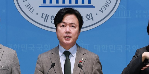 [26일 오!정말] 민주당 김현정 "육두문자 부르는 <a href='https://www.businesspost.co.kr/BP?command=article_view&num=413621' class='human_link' style='text-decoration:underline' target='_blank'>장동혁</a> 대표의 6자 타령"