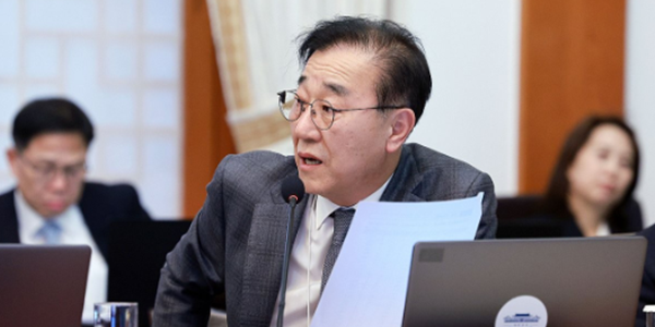 국토부 장관 김윤덕 