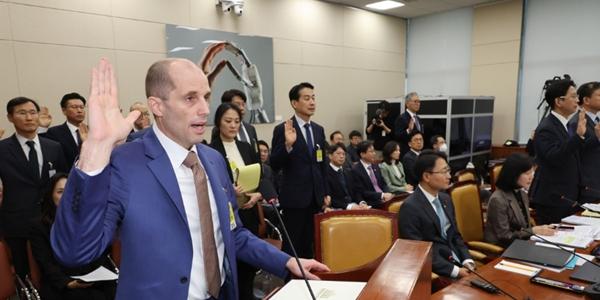 대형마트 새벽배송 허용 수면 위로, 이마트 '쿠팡 대항마' 기대감 솔솔 