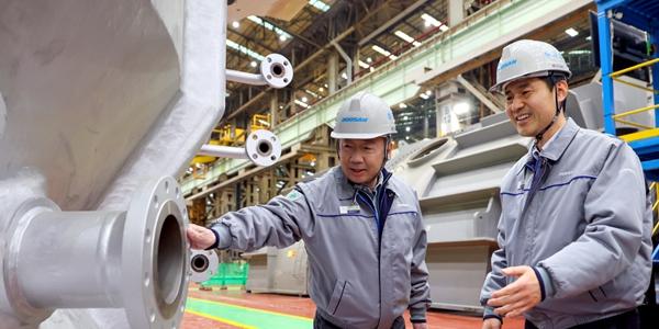 두산 회장 박정원 연초 '현장경영' 연속 행보, 