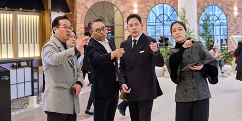 이마트 '오프라인 강자'로 재도약, 정용진 체험·가성비 앞세운 '공간 혁신' 효과