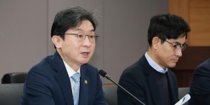 금융위 토큰증권 협의체 첫 회의, 이억원 