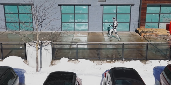 현대차 보스턴다이나믹스 중국 로봇과 경쟁 '우위' 평가, 