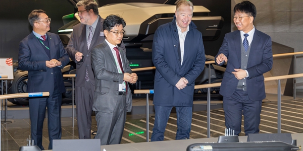 캐나다 잠수함 수주 로비에 LIG넥스원 가세, 자동차 대신 방산협력 중심 총력전 