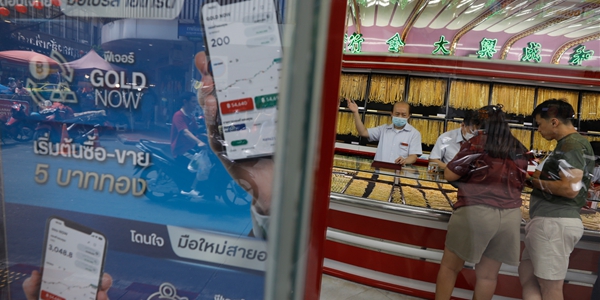 세계 금값 미국 기준금리 인하 가능성 축소에 하락, 은과 백금 가격도 떨어져