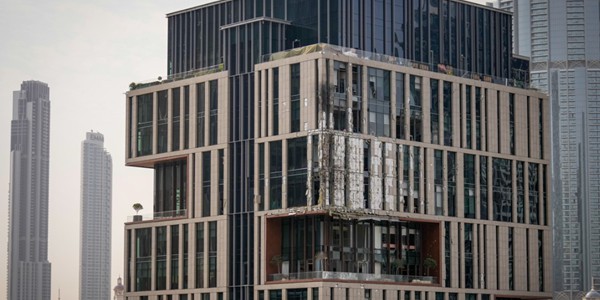 신한·우리은행 등 입점한 두바이 국제금융센터 피격, 인명 피해는 없어