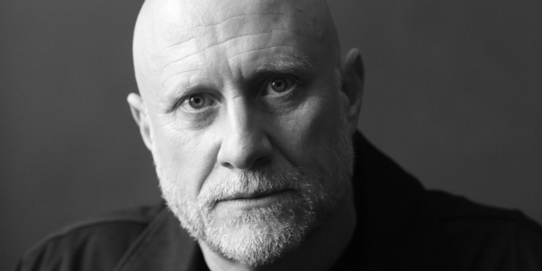 LG 구겐하임 어워드 수상자, 'AI 감시 비판' 아티스트 트레버 페글렌