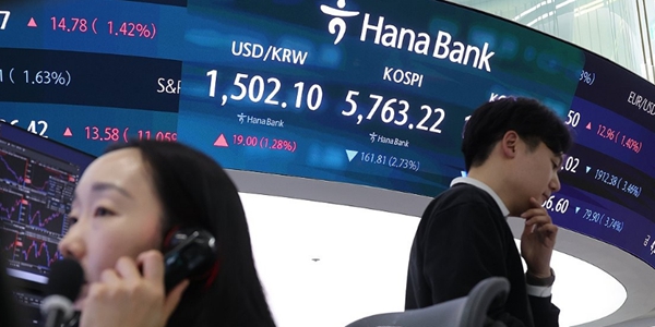 코스피 국제유가 급등에 5760선 후퇴, 원/달러 환율 1500원 돌파 마감