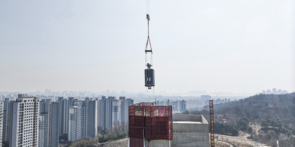 현대건설 국내 최초로 공동주택에 '모듈러 엘리베이터' 적용, 공기 단축 효과