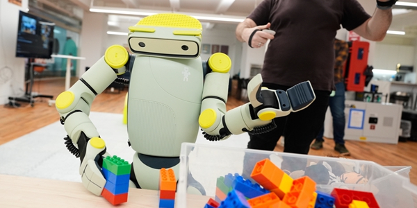 AI 휴머노이드 '빅테크 각축장' 모드, 현대차의 보스턴다이나믹스 구글과 협력 성과 주목