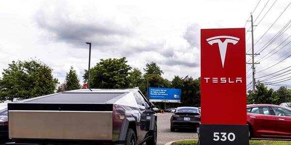 테슬라 주가 '단기 하락 리스크' 지표 3년만에 최고치, 