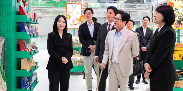 CJ 회장 이재현 올리브영 명동 지점 찾아, 미국 진출 앞두고 현장 점검