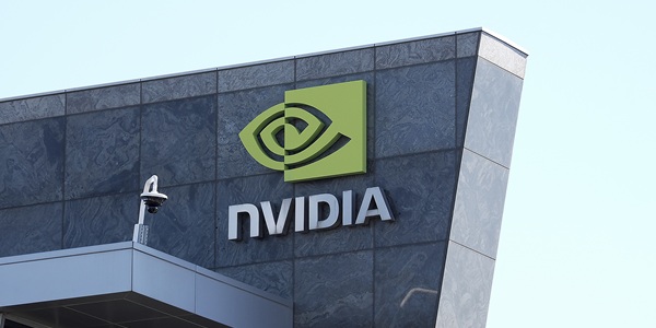 엔비디아 주가 13년 만에 S&P500 평균치로 저평가, 