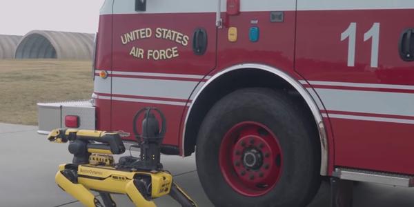 현대차 보스턴다이내믹스 4족보행 로봇 미국 공군기지에 투입, 구조 현장 탐사에 활용