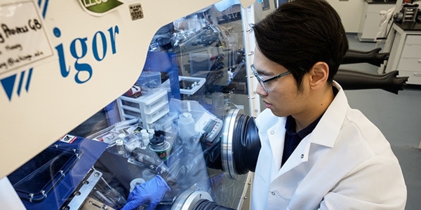 이란 전쟁에 공급망 충격 K배터리로 번지나, 전기차와 재생에너지도 위협