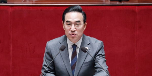 기획예산처 장관 박홍근 국회서 전쟁추경 '속도전' 호소, 국힘 장동혁은 청와대서 추경안 '맹폭'