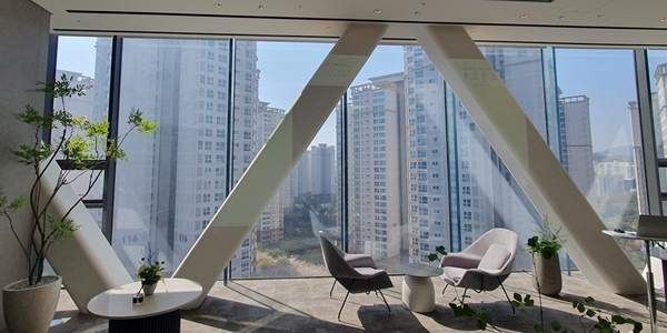 [현장] 포스코이앤씨 반포에 하이엔드 깃발 드디어 꽂다, '배려 가득' 오티에르 첫 실물단지 가보니