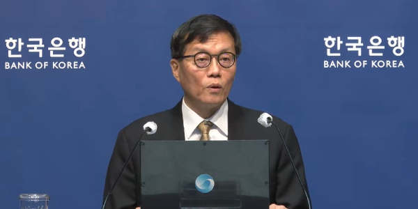 한은 총재 이창용이 남긴 이란전쟁 경계령, 금리인상 단행 바톤 넘겼나