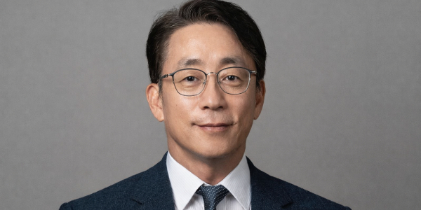 차분하고 합리적인 리더십 강점, 홈쇼핑업계 위기 속 탈출구 찾아 동분서주  [2026년]