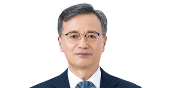  현장 중심 실행력 강조해온 40년 '신협맨', 건전성 회복 · 내부통제 강화 과제 받아 [2026년]