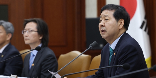 정부 기름값 잡았지만 취약층 '숨은 균열', 최고가격제 '엑시트 압박' 커진다