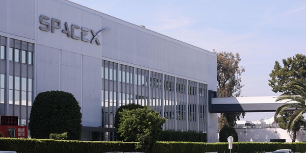 스페이스X 상장에 투자자 주의보, 일론 머스크 지배력과 신사업 리스크 부각