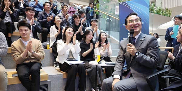 '악역' 자처한 박홍근 재정은 조이고 성장은 푼다, '선별적 투입' 제구력 시험대