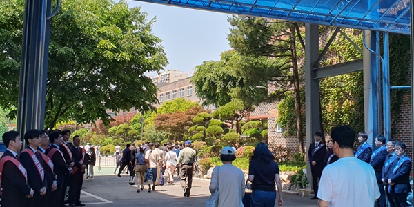 [현장] 압구정 '유일 경쟁입찰' 5구역 합동설명회, DL '대표 지원사격' 현대 '그룹 기술 집결'