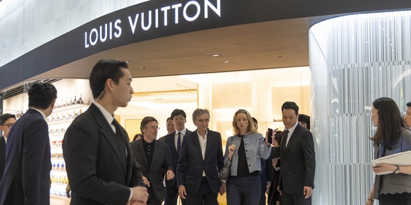 삼성전자 성과급이 한국에서 명품 수요 부른다, UBS 