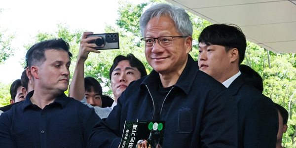 [젠슨황 이펙트①] 젠슨 황 피지컬AI 전초기지로 한국 낙점, 삼성·현대차 넘어 K인공지능 생태계 커진다 