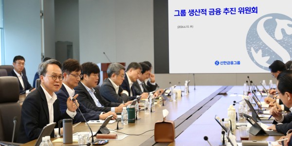 5대 금융 이번엔 '포용금융' 경쟁, 신한금융 진옥동 '속도전'으로 치고 나간다
