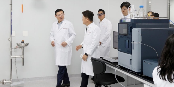 신동빈 회장, 롯데바이오로직스 송도 1공장 첫 방문, 