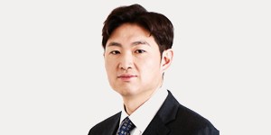 코스맥스그룹 미국 건기식 '밑 빠진 독' 막기 주력, 이병주 투자 무게중심 화장품으로 옮기나