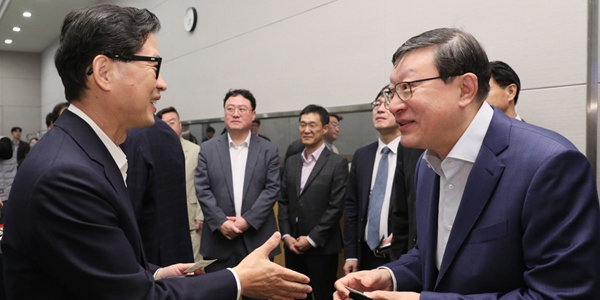 [AI 뭉쳐야 산다③] GS 허태수 AI 전환 총대 멘다, 데이터센터로 재계 10위 고착 탈피 시험대