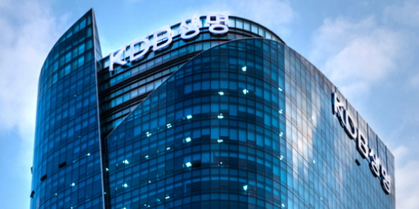 KDB생명 인수전 흥국생명·한국투자금융지주에 무게, 산업은행 증자 부담 덜어줄 자본 여력이 승부처