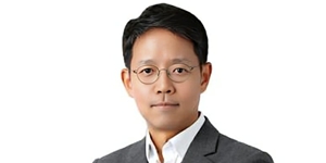 스타벅스 추석 앞두고 '기업 모바일선물 강자' 시험대, 신동우 '탱크데이' 논란 후폭풍 넘어설까