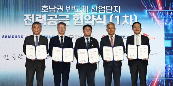 한전 12분기 연속 흑자에도 재무상태 '빨간불', 차기 사장 전력망 구축 재원 확보 시험대