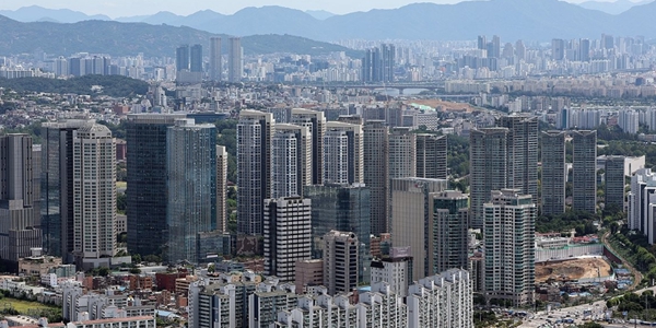 서울 강남·서초 아파트 매매가격 2주 연속 하락, 서울 전체 상승률은 소폭 확대 