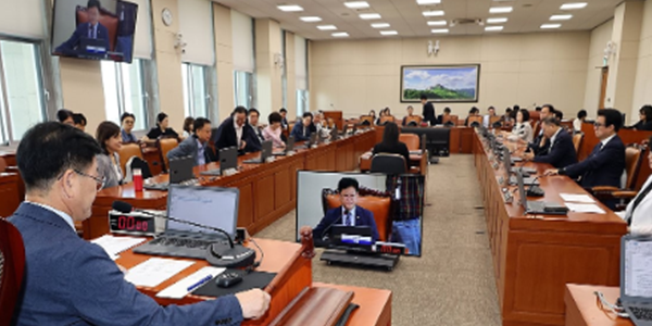 탄소중립기본법 개정안 8월 국회 처리 가시권, 산업계 '장기투자 전략' 새로 짠다