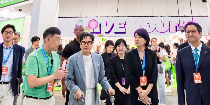 CJ 이재현 미국에서 K라이프스타일 사업 점검, 비비고 볶음면 시식한 뒤 