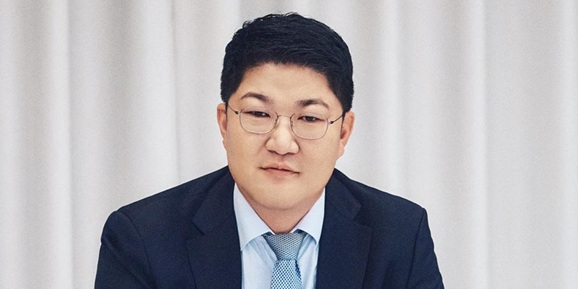 중국 중심 글로벌 마케팅 주도한 오너 2세, 화장품 ODM 본업 맡아 글로벌 생산망 확대 [2026년]