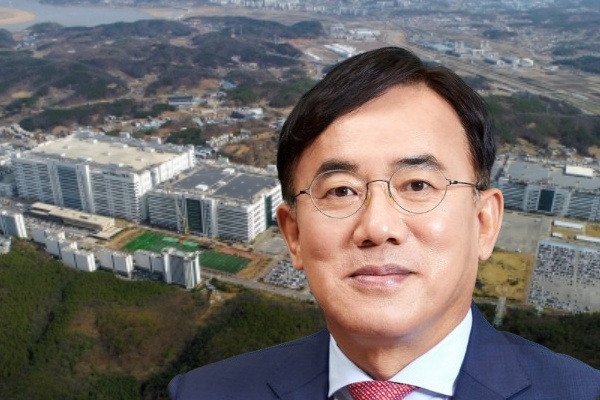LG디스플레이 영업손익 삼성디스플레이와 격차 벌어져, 정철동 사업구조 개편 솜씨 언제쯤 