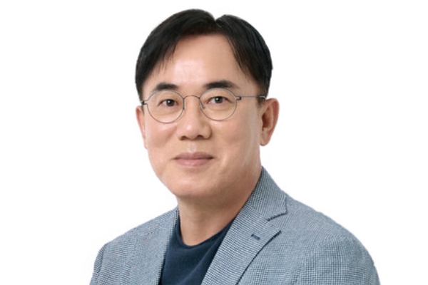 정철동 LG디스플레이 재무 부담에 공격적 투자 어려워, 인공지능으로 돌파구 찾다 