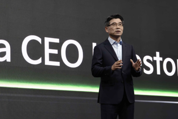 기아 '송호성 체제 5년' 매출 100조·영업이익 10조 시대 열어, 전기차 대중화 전략 박차