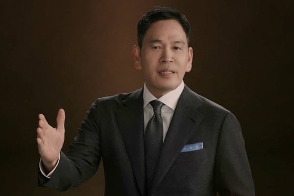 신세계 정용진의 오프라인 유통 부활 실험, '스타필드 DNA' 주입으로 대형 마트 깨운다