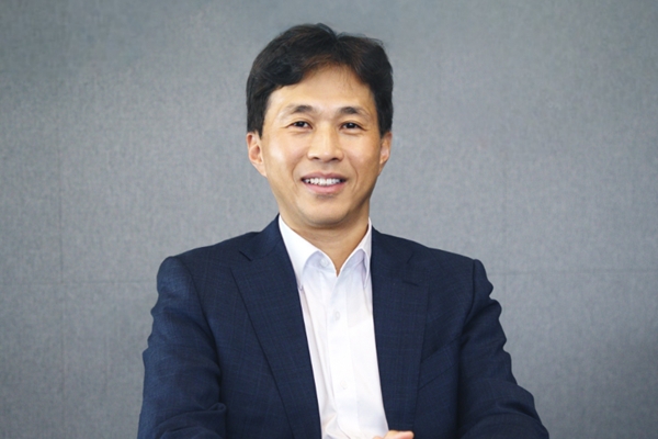 SK하이닉스는 SK그룹 리밸런싱의 힘, '30년 반도체 외길' 곽노정 HBM 입지 굳힌다